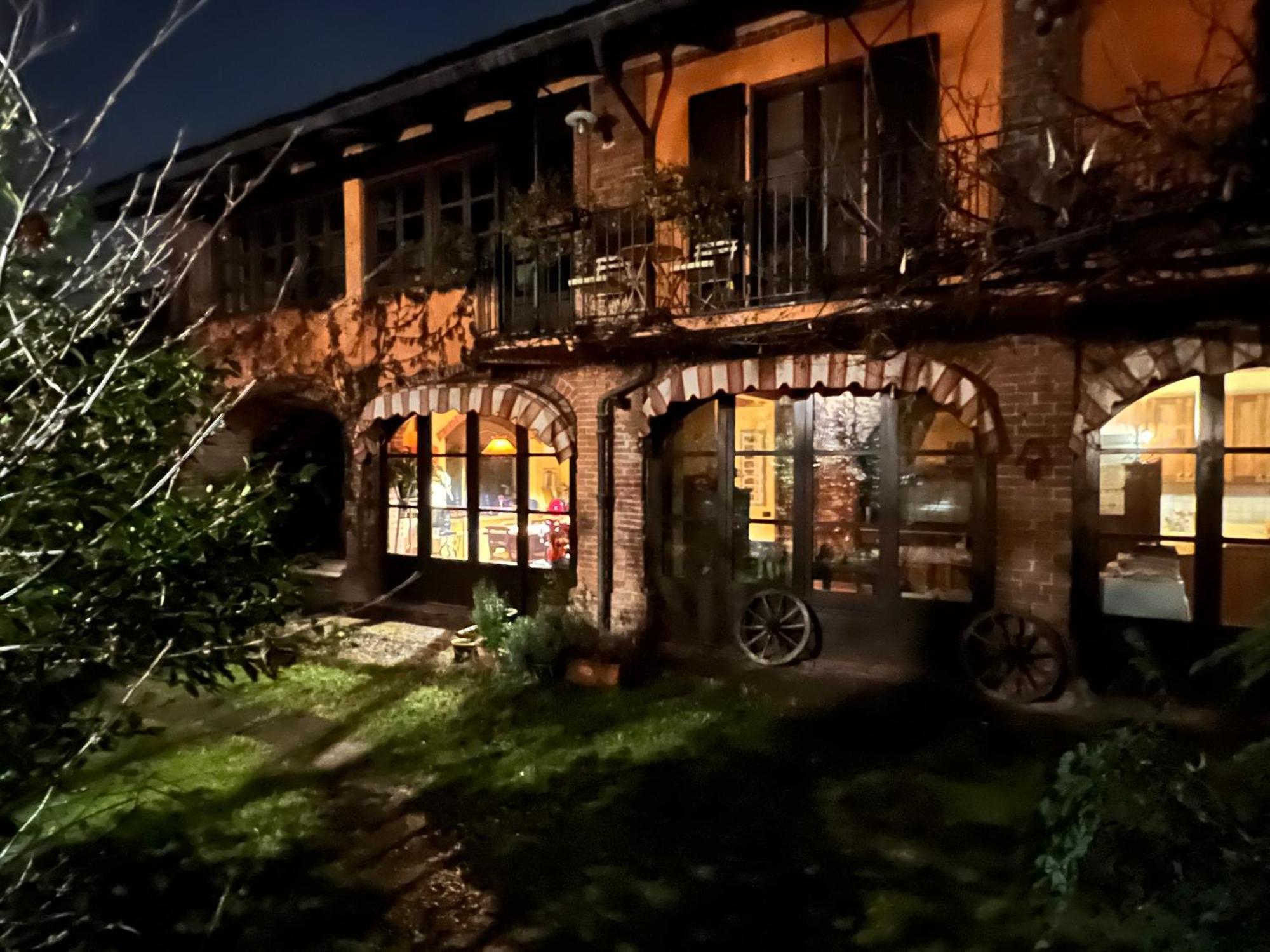 ホテル La Casa Arancione Boves エクステリア 写真