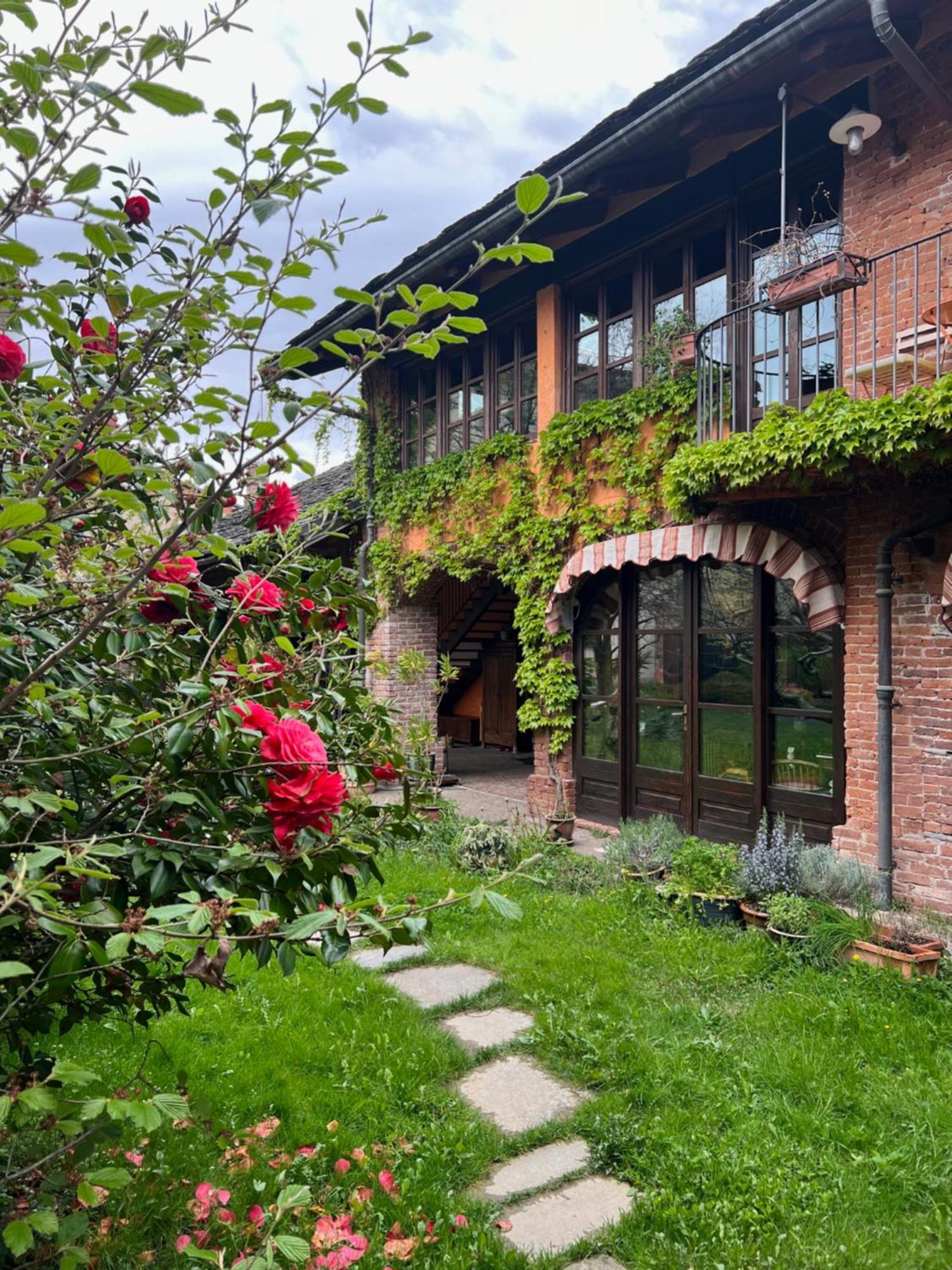 ホテル La Casa Arancione Boves エクステリア 写真
